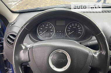 Хетчбек Dacia Sandero 2009 в 