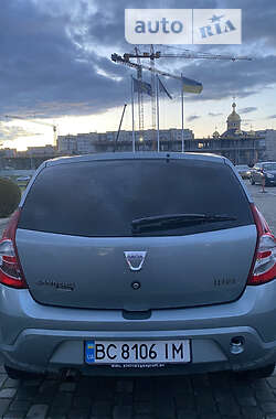 Хетчбек Dacia Sandero 2009 в Львові