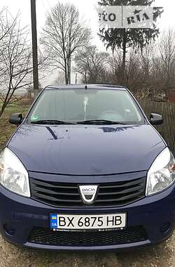 Хэтчбек Dacia Sandero 2009 в Белогорье