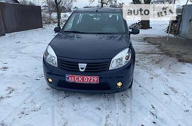 Хэтчбек Dacia Sandero 2009 в Бурыни