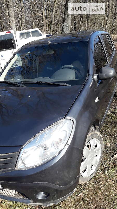 Хэтчбек Dacia Sandero 2012 в Львове