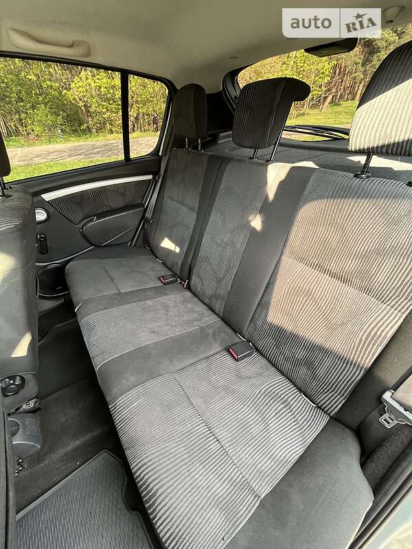 Хетчбек Dacia Sandero 2009 в Києві