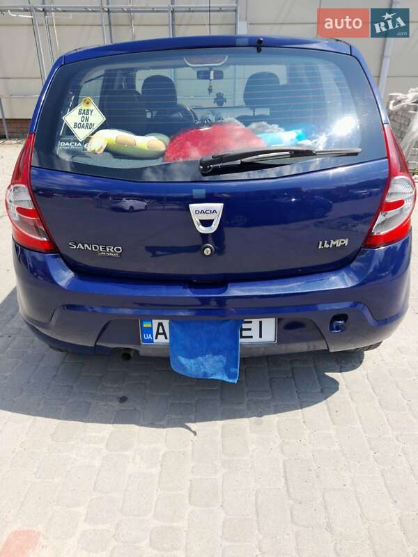 Хэтчбек Dacia Sandero 2009 в Житомире