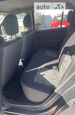 Хэтчбек Dacia Sandero 2009 в 