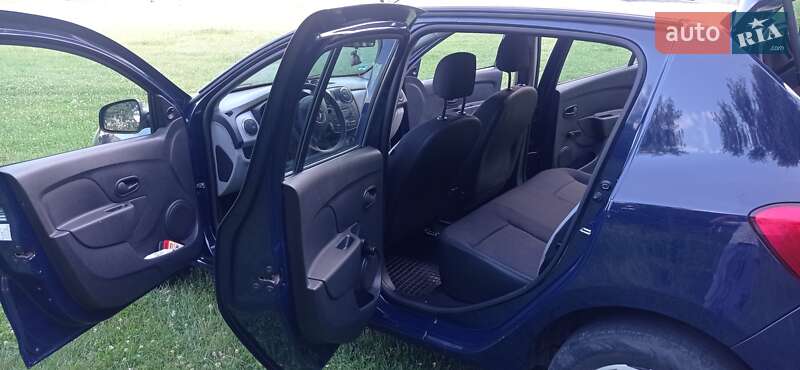 Хэтчбек Dacia Sandero 2013 в Луцке