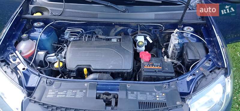 Хэтчбек Dacia Sandero 2013 в Луцке