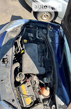 Хетчбек Dacia Sandero 2011 в 