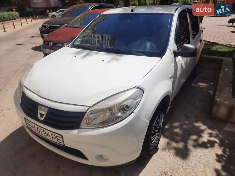 Хэтчбек Dacia Sandero 2009 в Одессе