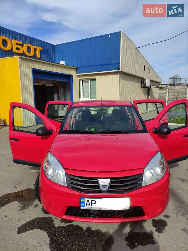 Хетчбек Dacia Sandero 2009 в Виноградові