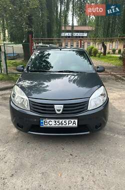 Хэтчбек Dacia Sandero 2010 в Львове