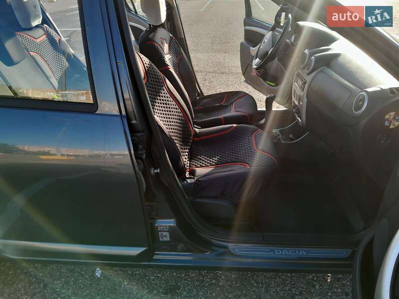 Хетчбек Dacia Sandero 2013 в Чернівцях фото 15 Хетчбек Dacia Sandero 2013 в Чернівцях