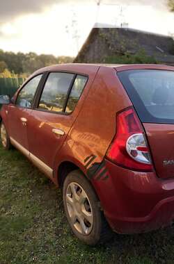 Хэтчбек Dacia Sandero 2008 в Львове