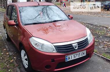 Хэтчбек Dacia Sandero 2008 в Киеве