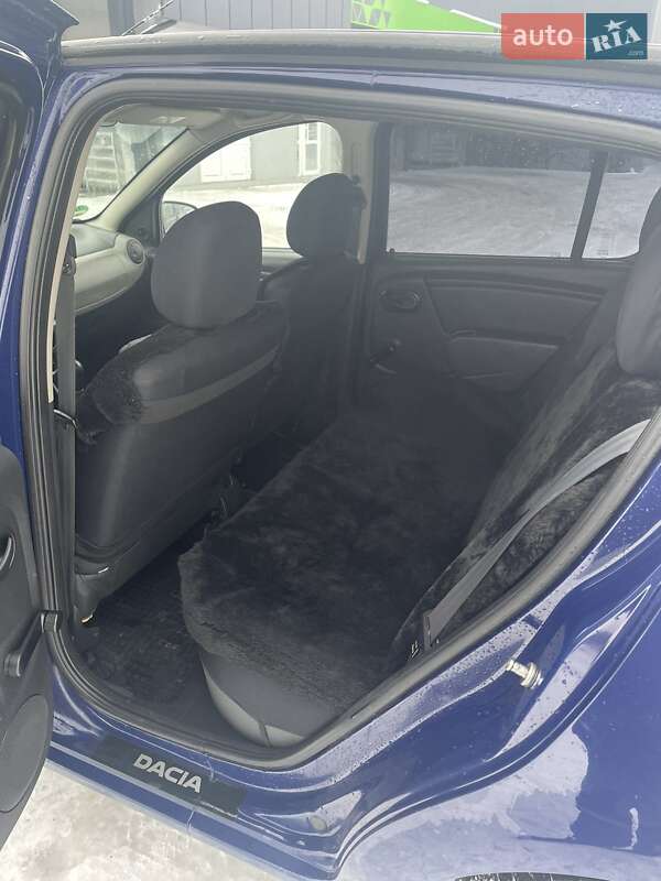Хетчбек Dacia Sandero 2009 в Луцьку