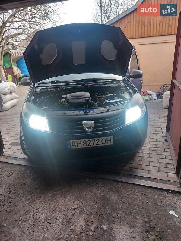 Хетчбек Dacia Sandero 2009 в Покровську