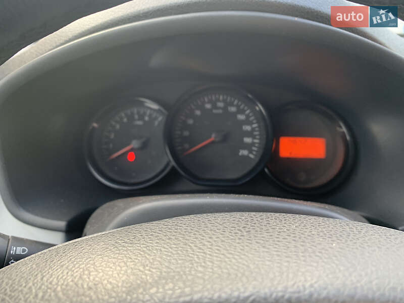Хэтчбек Dacia Sandero 2014 в Черновцах