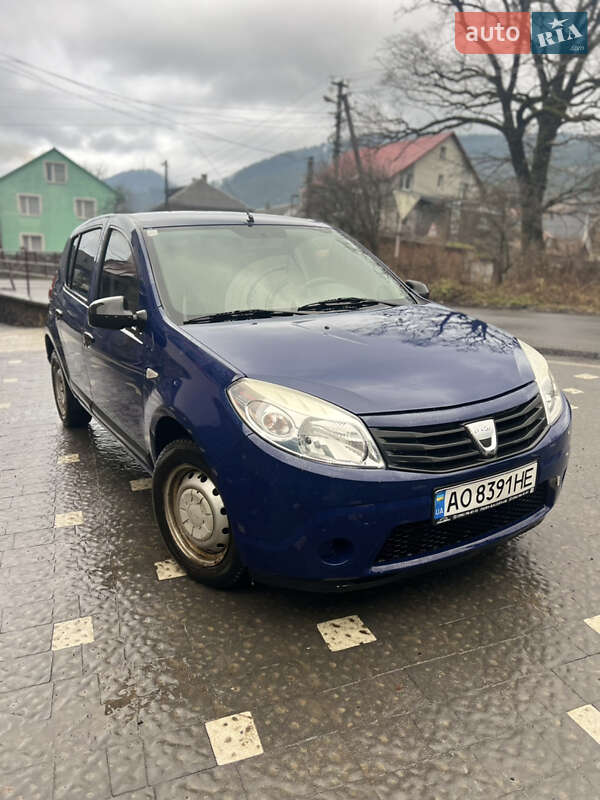 Хетчбек Dacia Sandero 2009 в Міжгір'ї