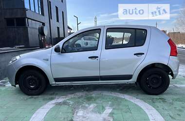 Хетчбек Dacia Sandero 2010 в Луцьку