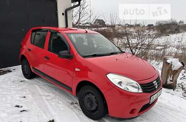 Хэтчбек Dacia Sandero 2011 в Ровно