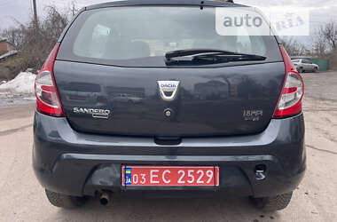 Хэтчбек Dacia Sandero 2008 в Бахмаче