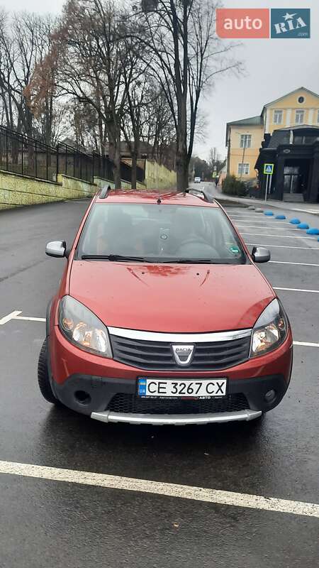 Хэтчбек Dacia Sandero 2010 в Черновцах