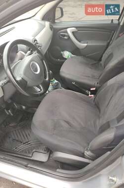 Хэтчбек Dacia Sandero 2009 в Гадяче