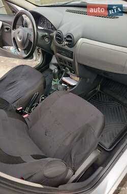 Хэтчбек Dacia Sandero 2009 в Гадяче