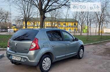 Хетчбек Dacia Sandero 2008 в Житомирі