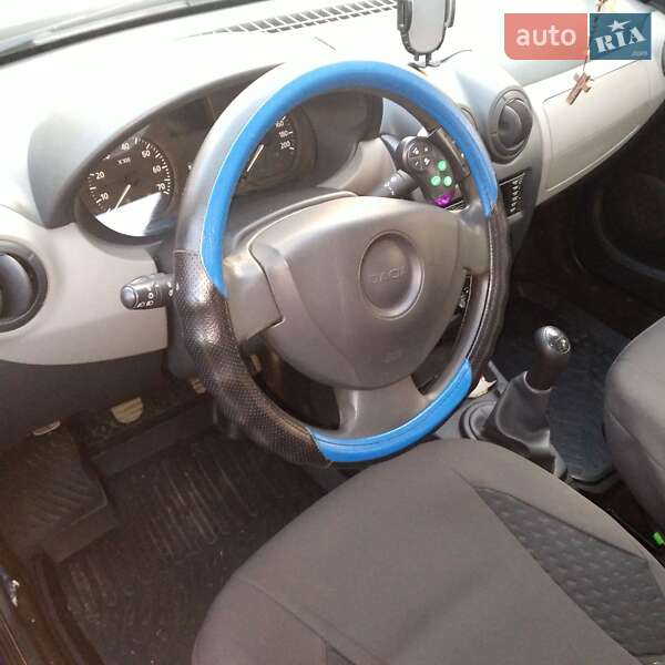 Хетчбек Dacia Sandero 2009 в Золочеві