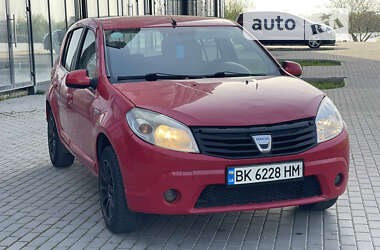 Хэтчбек Dacia Sandero 2009 в Ровно