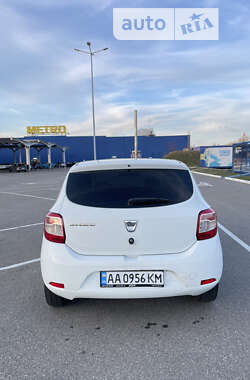 Хэтчбек Dacia Sandero 2013 в Киеве