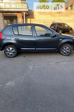 Хетчбек Dacia Sandero 2009 в Ніжині