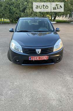 Хетчбек Dacia Sandero 2009 в Ніжині