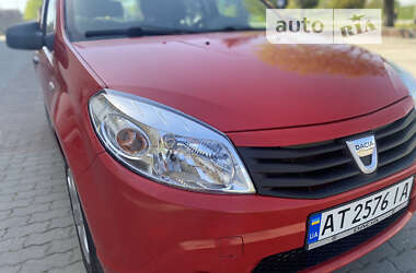 Хэтчбек Dacia Sandero 2012 в Ивано-Франковске