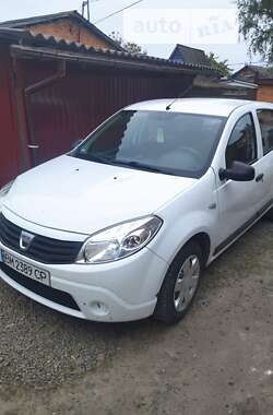 Хэтчбек Dacia Sandero 2011 в Ромнах