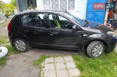 Хетчбек Dacia Sandero 2010 в Дубні