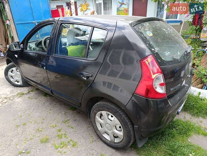 Хетчбек Dacia Sandero 2010 в Дубні