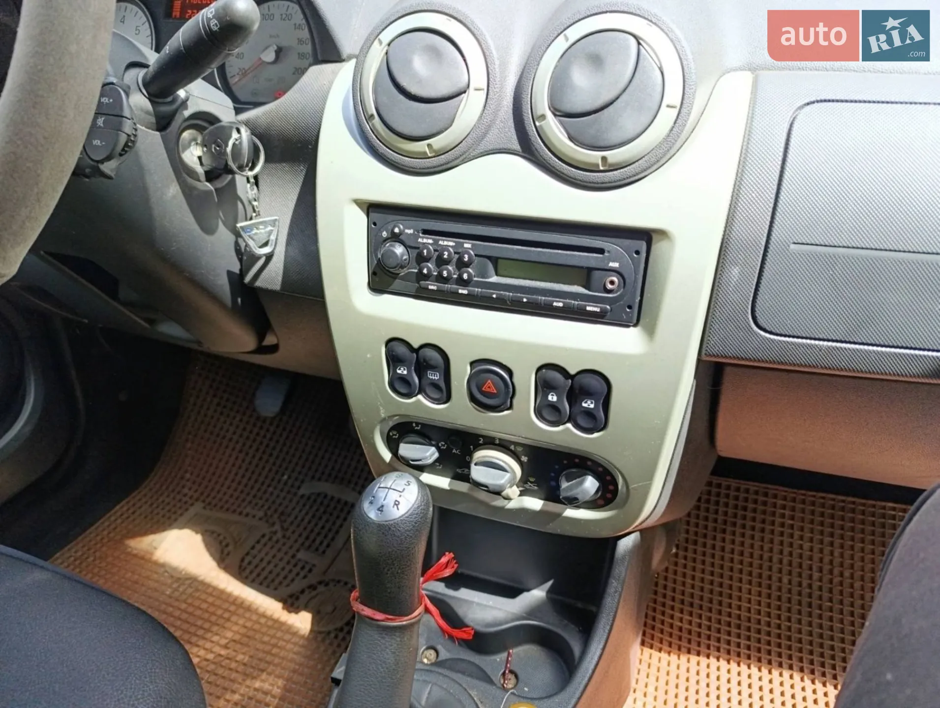 2010 Dacia Sandero - мініатюра 11