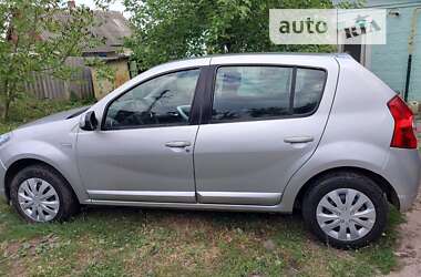 Хэтчбек Dacia Sandero 2009 в Новой Водолаге