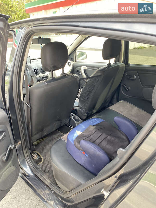 Хетчбек Dacia Sandero 2009 в Гадячі фото 10 Хетчбек Dacia Sandero 2009 в Гадячі