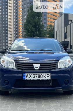 Хетчбек Dacia Sandero 2009 в Києві