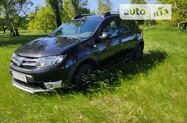 Хэтчбек Dacia Sandero 2014 в Долинской