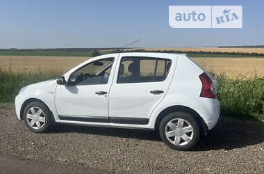 Хэтчбек Dacia Sandero 2009 в Одессе