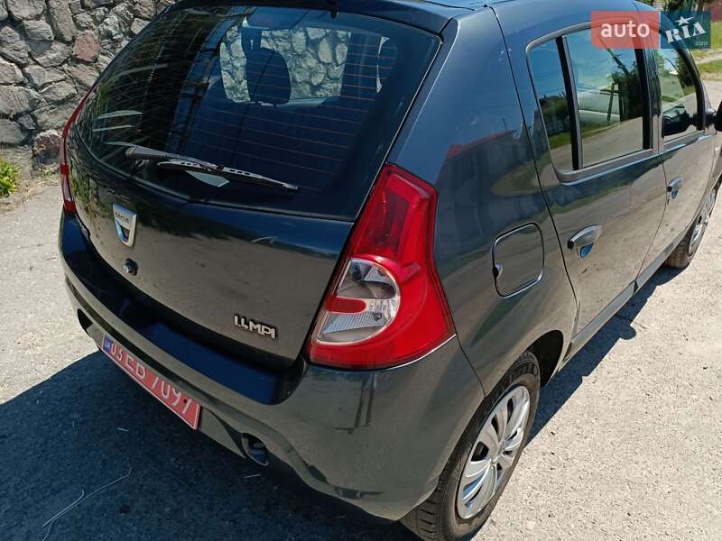 Хетчбек Dacia Sandero 2009 в Хоролі