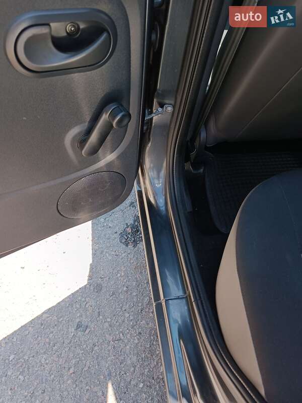 Хетчбек Dacia Sandero 2009 в Хоролі