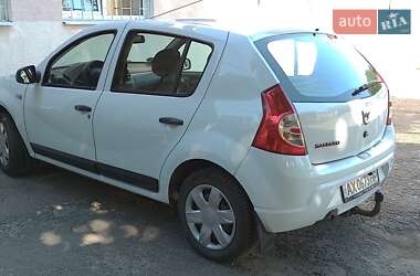 Хетчбек Dacia Sandero 2011 в Лозовій