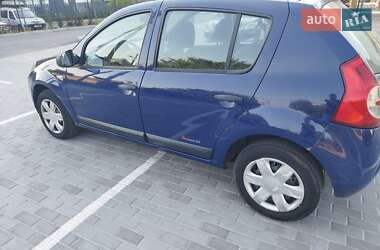 Хетчбек Dacia Sandero 2009 в Києві