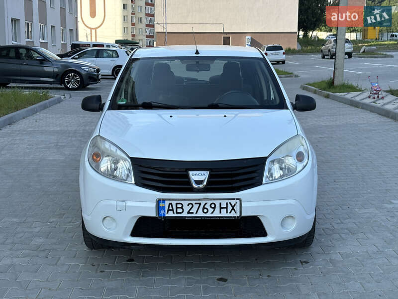 Хетчбек Dacia Sandero 2009 в Хмельницькому