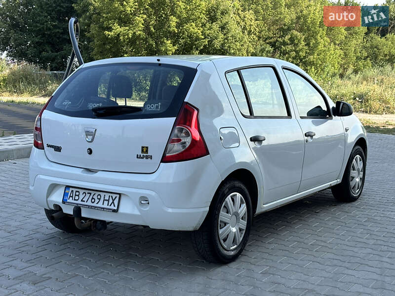 Хетчбек Dacia Sandero 2009 в Хмельницькому