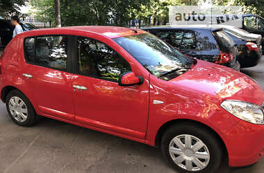 Хетчбек Dacia Sandero 2010 в Чернігові